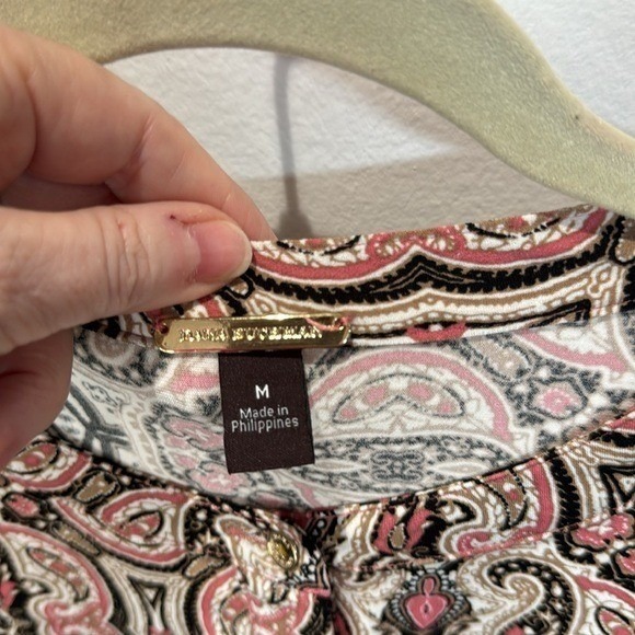 Dana Buchman Top M Pink Paisley Print Long Sleeve Button Up Career Casual - Picture 3 of 4